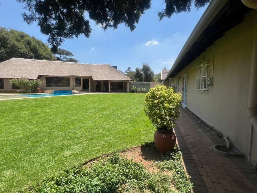 5 Bedroom Property for Sale in Alberante Gauteng