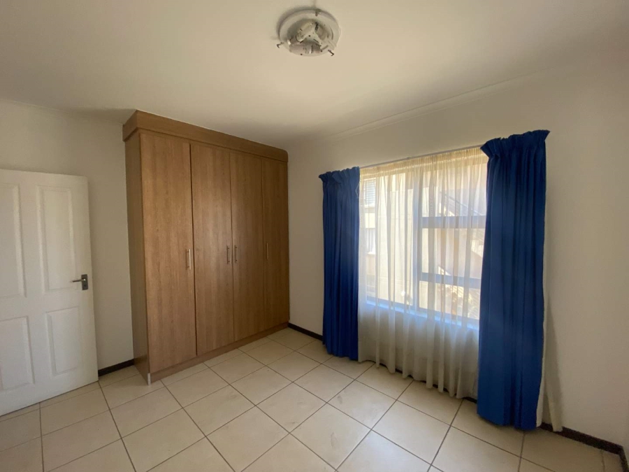 2 Bedroom Property for Sale in Ruimsig A H Gauteng