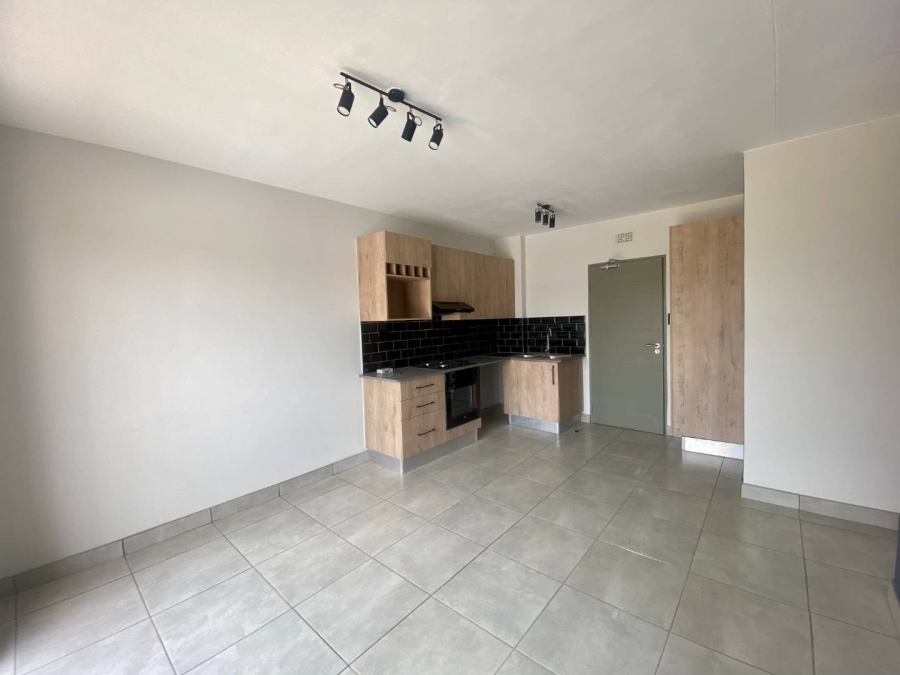 To Let 3 Bedroom Property for Rent in Orlando Gauteng