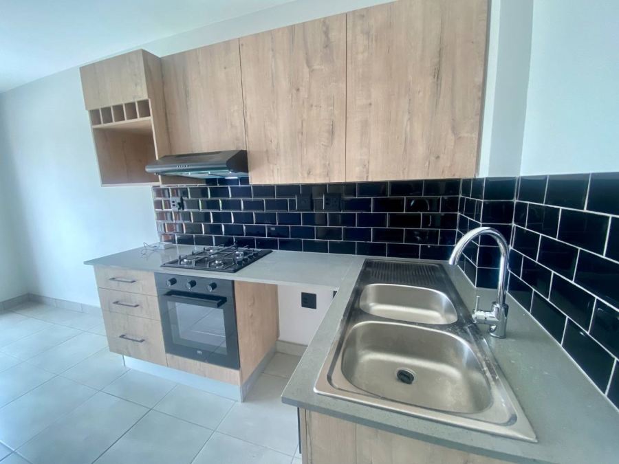 To Let 3 Bedroom Property for Rent in Orlando Gauteng