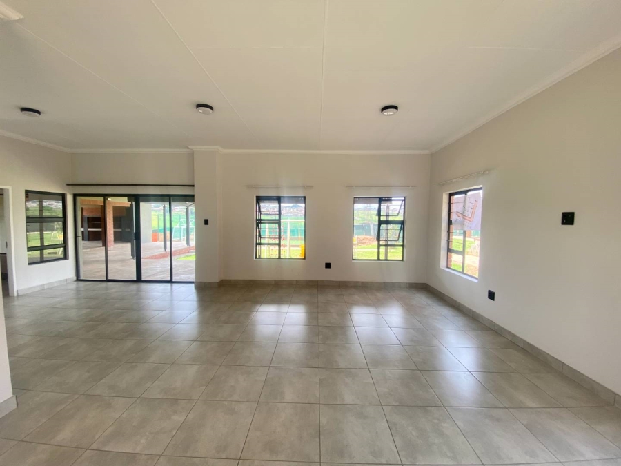 To Let 3 Bedroom Property for Rent in Orlando Gauteng