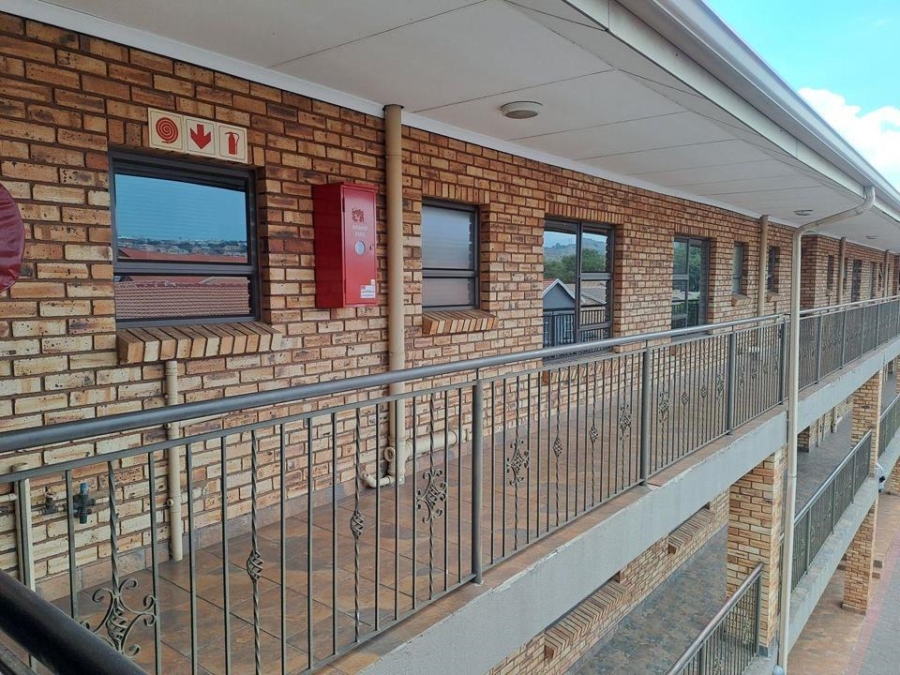 2 Bedroom Property for Sale in New Redruth Gauteng