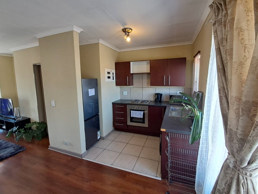 To Let 1 Bedroom Property for Rent in Vorna Valley Gauteng