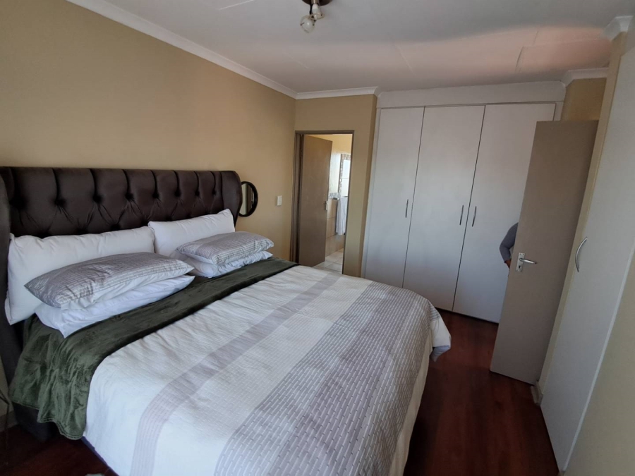 To Let 1 Bedroom Property for Rent in Vorna Valley Gauteng