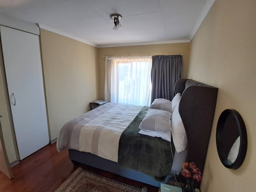 To Let 1 Bedroom Property for Rent in Vorna Valley Gauteng