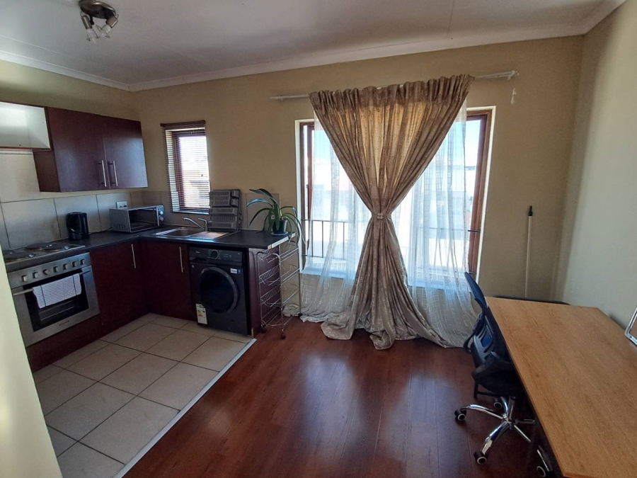 To Let 1 Bedroom Property for Rent in Vorna Valley Gauteng