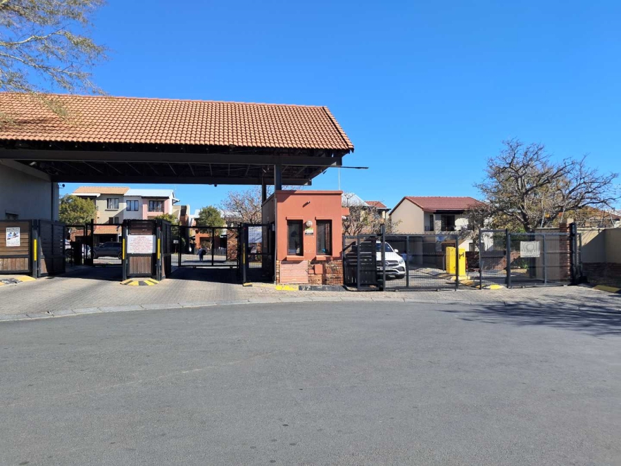 To Let 1 Bedroom Property for Rent in Vorna Valley Gauteng
