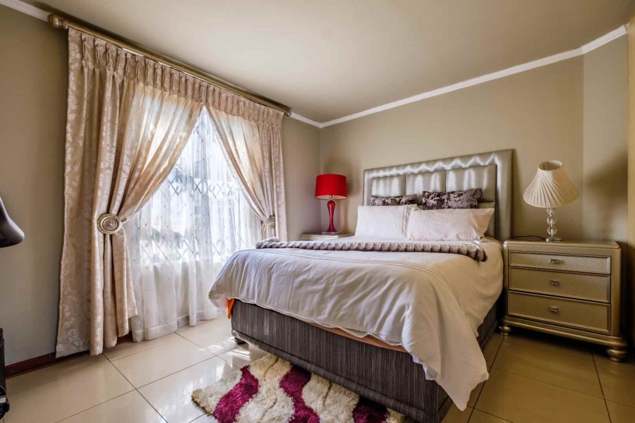 3 Bedroom Property for Sale in Mondeor Gauteng