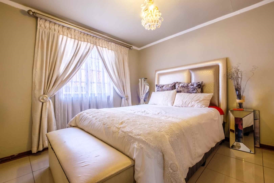 3 Bedroom Property for Sale in Mondeor Gauteng