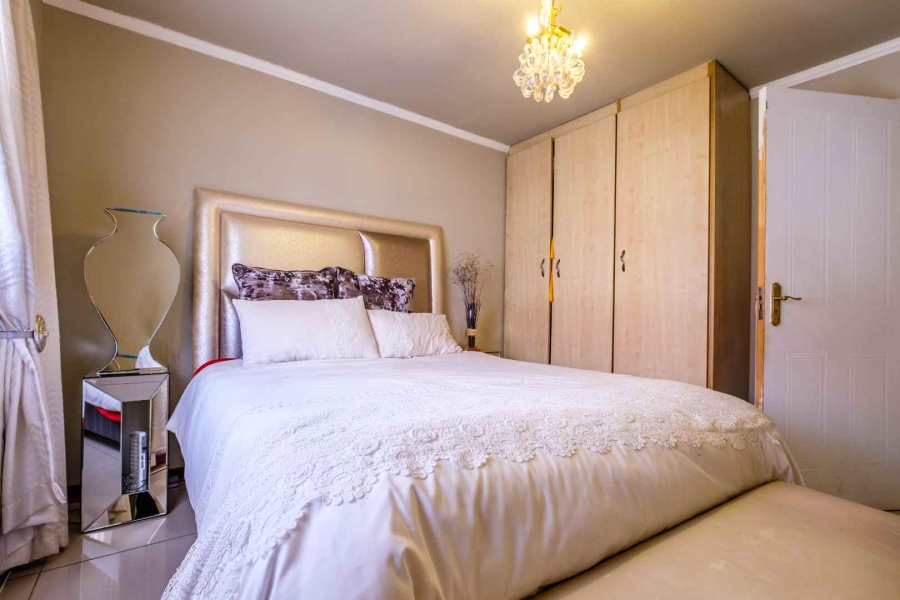 3 Bedroom Property for Sale in Mondeor Gauteng