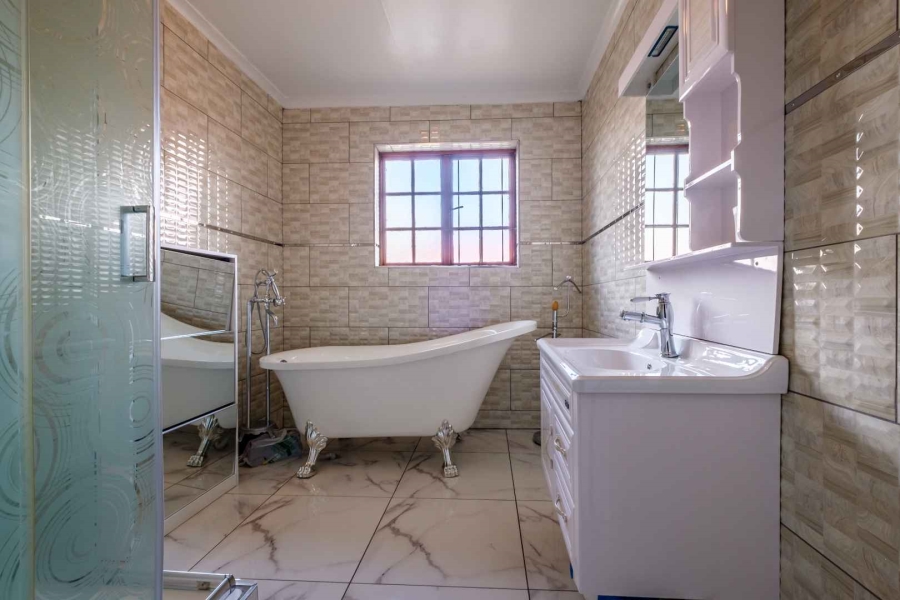 3 Bedroom Property for Sale in Mondeor Gauteng