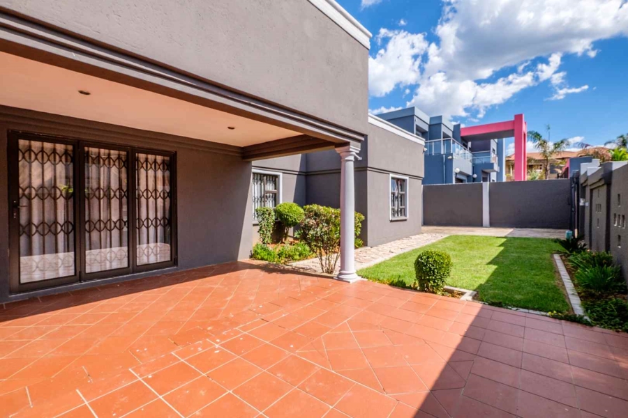 3 Bedroom Property for Sale in Mondeor Gauteng
