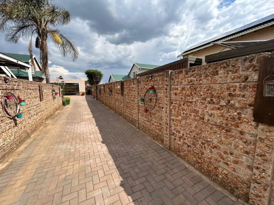 3 Bedroom Property for Sale in Pomona Gauteng