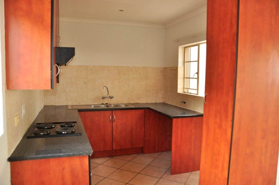 To Let 1 Bedroom Property for Rent in La Montagne Gauteng