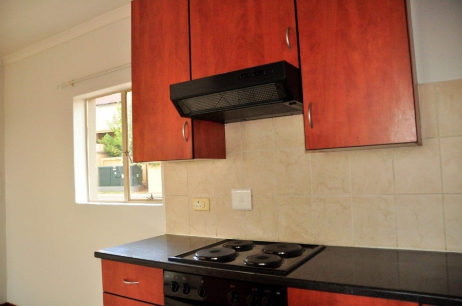 To Let 1 Bedroom Property for Rent in La Montagne Gauteng