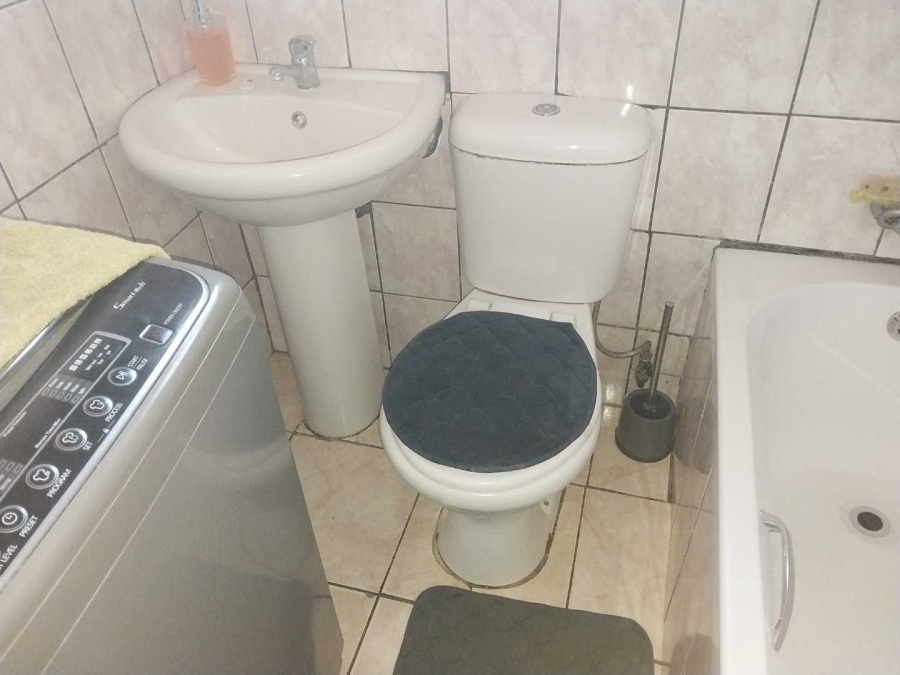 To Let 2 Bedroom Property for Rent in Mahube Valley Gauteng