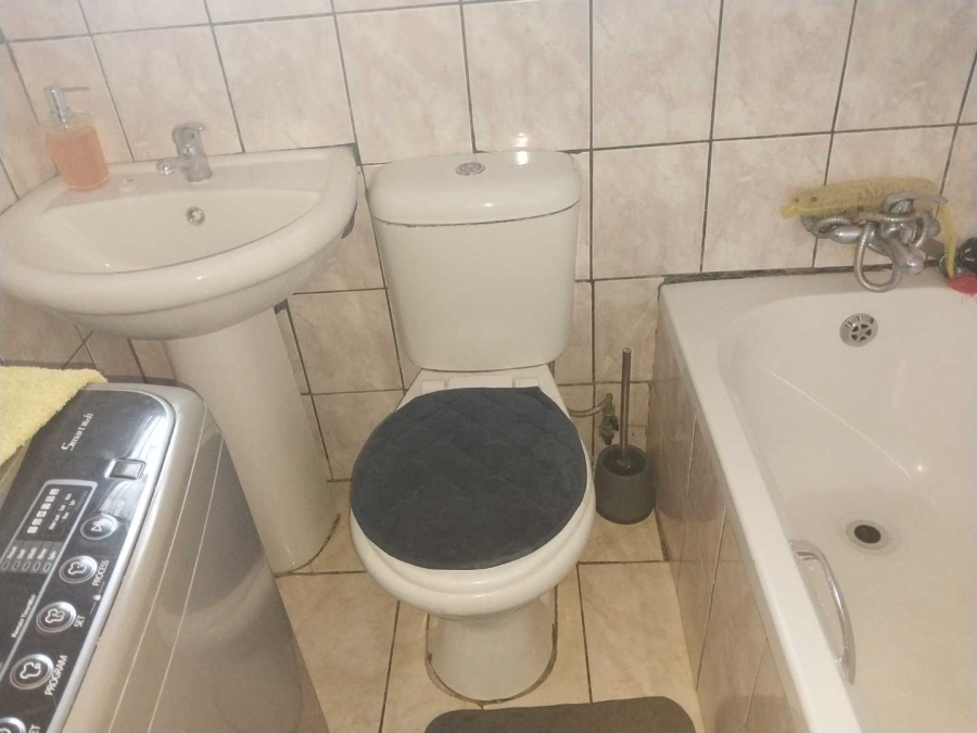 To Let 2 Bedroom Property for Rent in Mahube Valley Gauteng