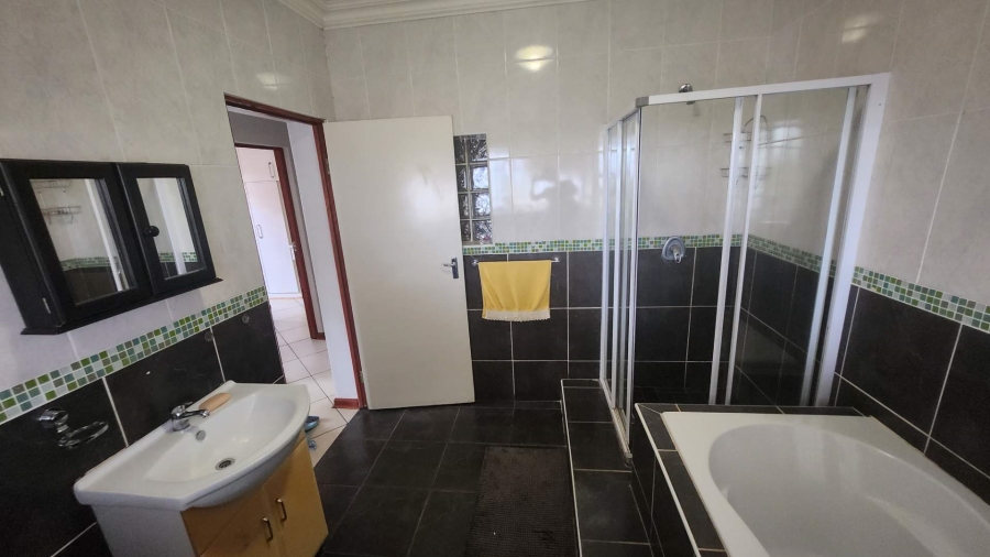 4 Bedroom Property for Sale in South Hills Gauteng