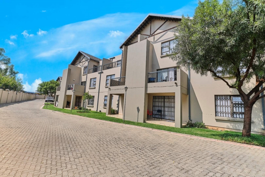 2 Bedroom Property for Sale in Ruimsig Gauteng
