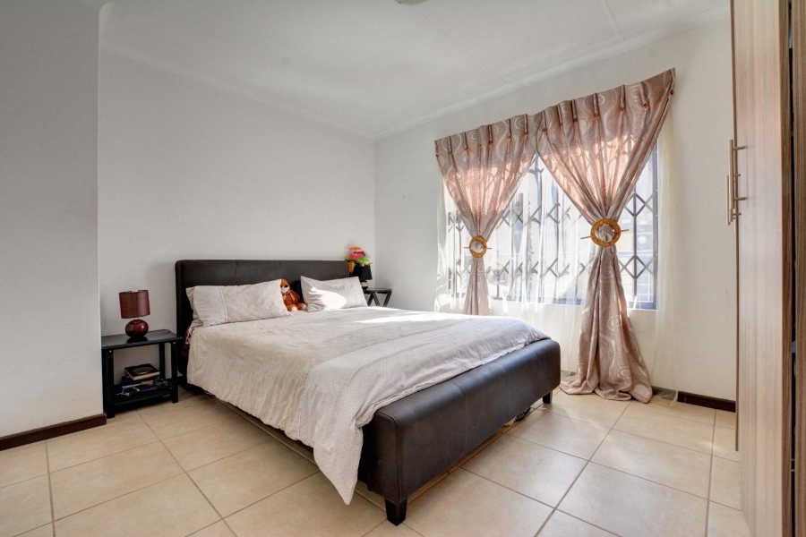 2 Bedroom Property for Sale in Ruimsig Gauteng