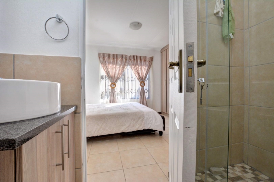 2 Bedroom Property for Sale in Ruimsig Gauteng