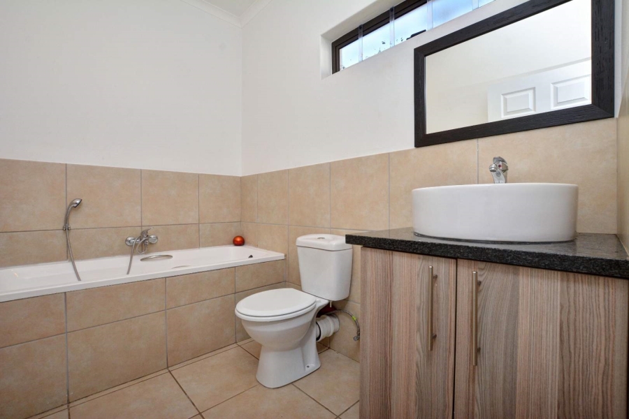 2 Bedroom Property for Sale in Ruimsig Gauteng