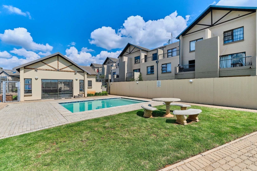 2 Bedroom Property for Sale in Ruimsig Gauteng