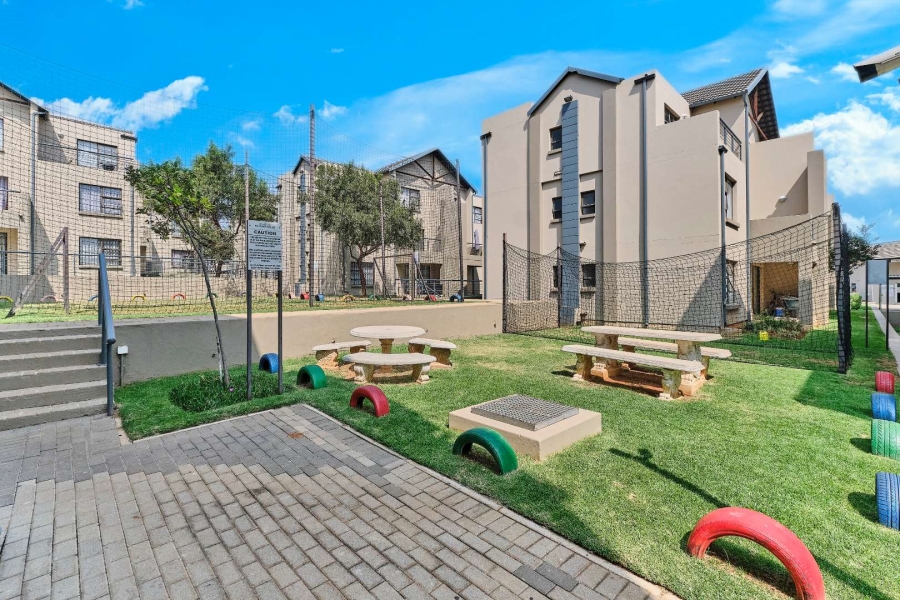2 Bedroom Property for Sale in Ruimsig Gauteng