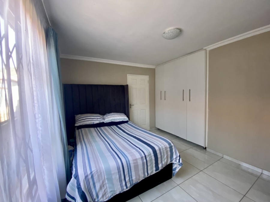 To Let 1 Bedroom Property for Rent in Goudrand Gauteng