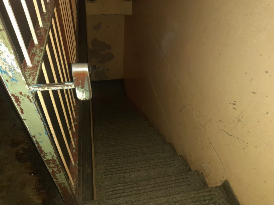 1 Bedroom Property for Sale in Hillbrow Gauteng