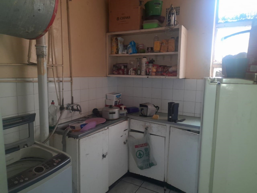 1 Bedroom Property for Sale in Hillbrow Gauteng