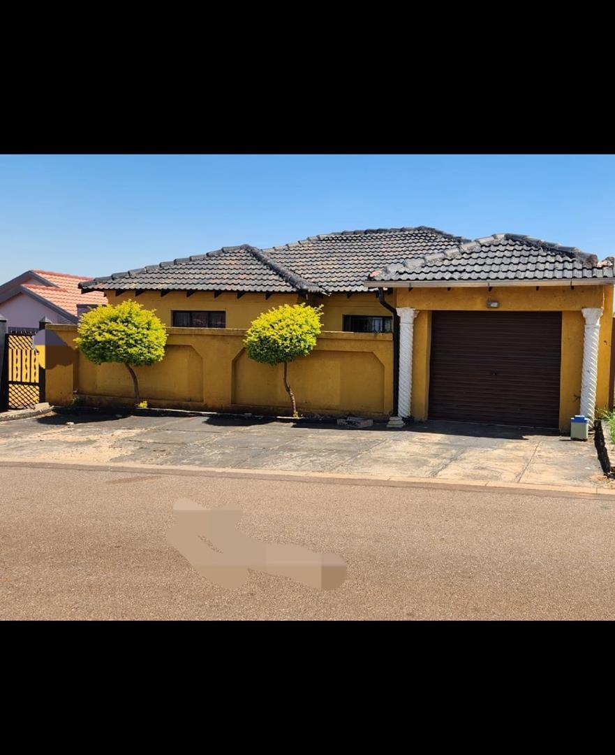 3 Bedroom Property for Sale in Rosslyn Gauteng