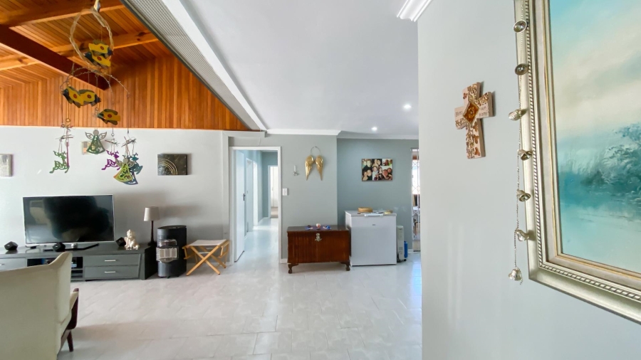 3 Bedroom Property for Sale in Linmeyer Gauteng