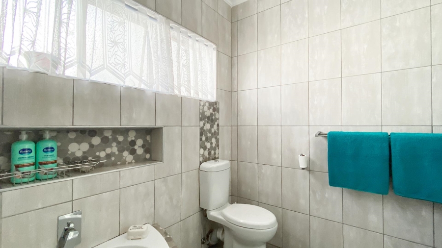 3 Bedroom Property for Sale in Linmeyer Gauteng
