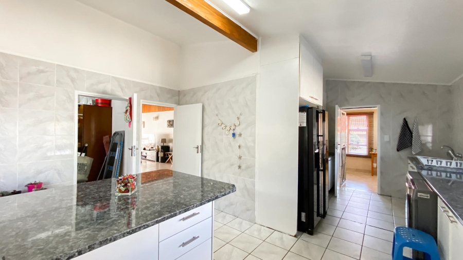 3 Bedroom Property for Sale in Linmeyer Gauteng