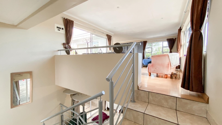 3 Bedroom Property for Sale in Linmeyer Gauteng