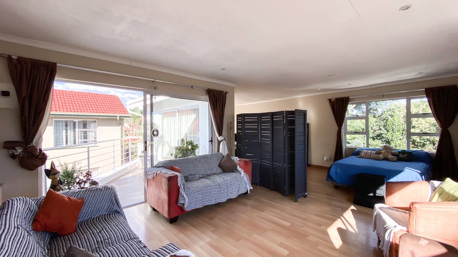 3 Bedroom Property for Sale in Linmeyer Gauteng