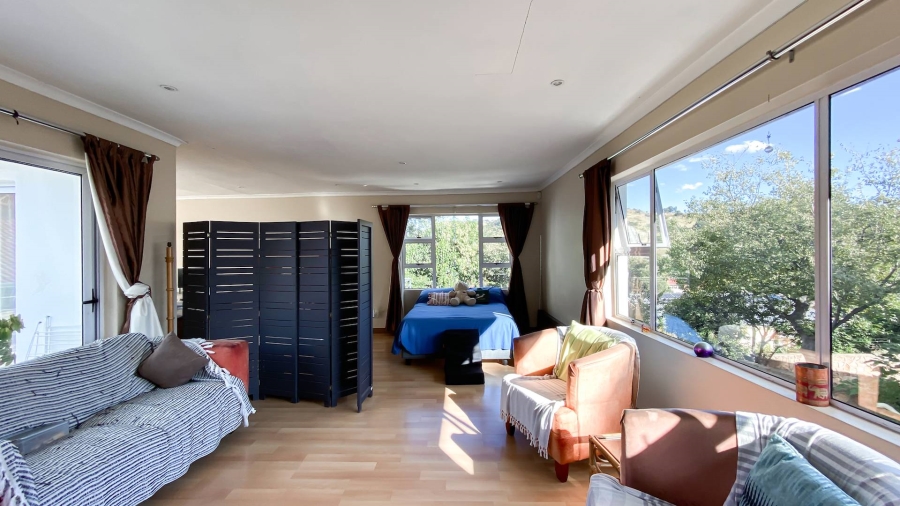 3 Bedroom Property for Sale in Linmeyer Gauteng