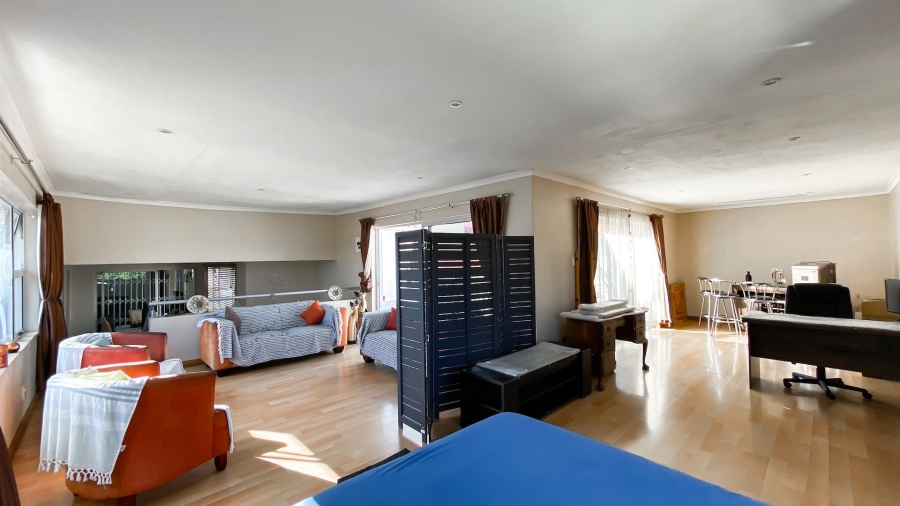 3 Bedroom Property for Sale in Linmeyer Gauteng