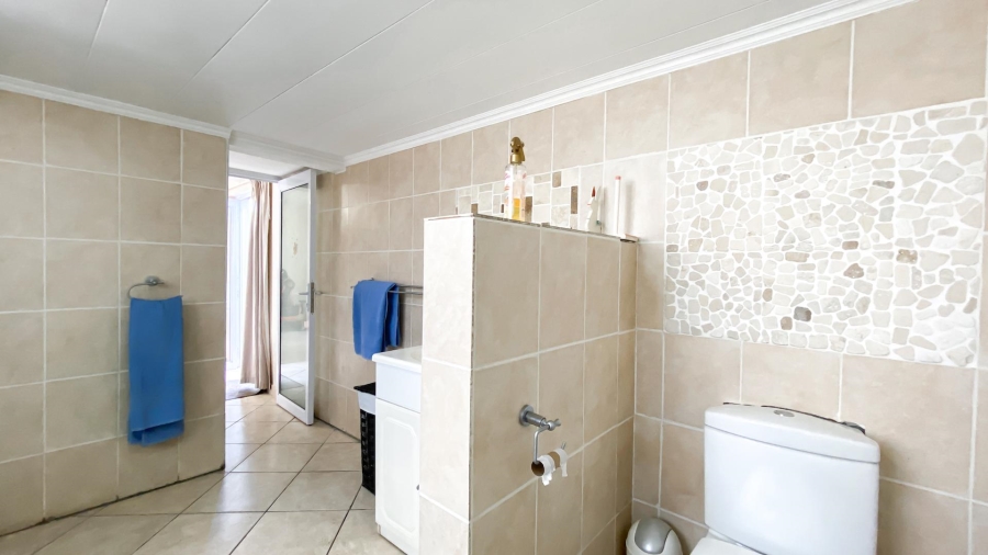 3 Bedroom Property for Sale in Linmeyer Gauteng