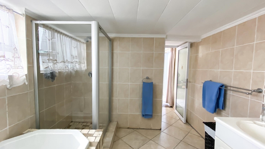 3 Bedroom Property for Sale in Linmeyer Gauteng