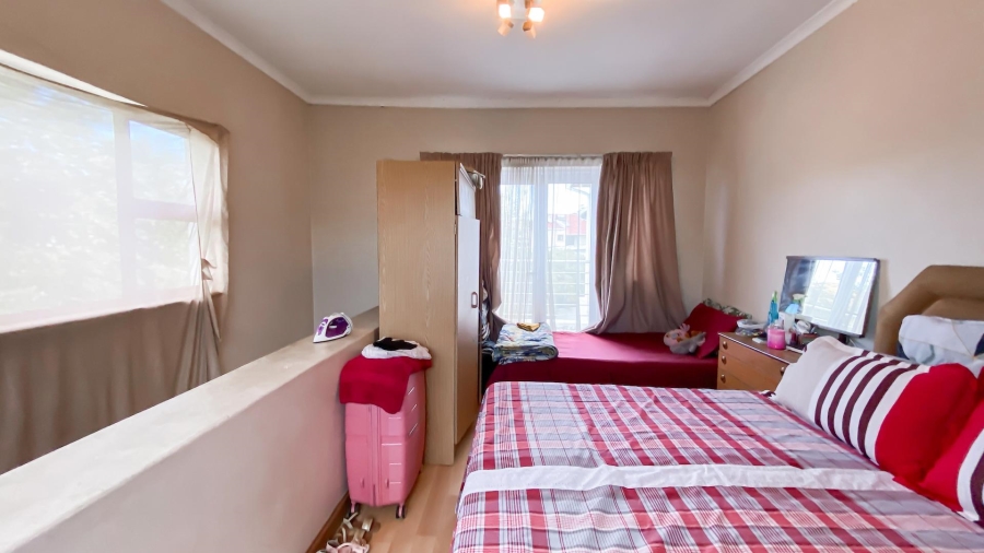 3 Bedroom Property for Sale in Linmeyer Gauteng