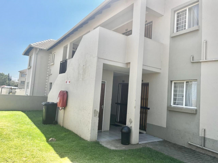 2 Bedroom Property for Sale in Klippoortje Gauteng