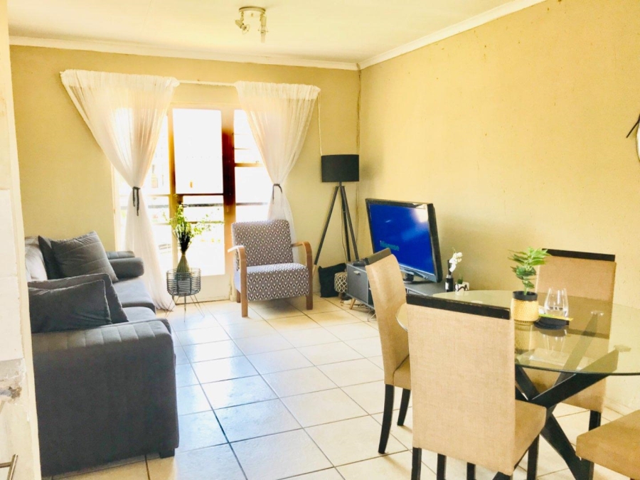 2 Bedroom Property for Sale in Klippoortje Gauteng