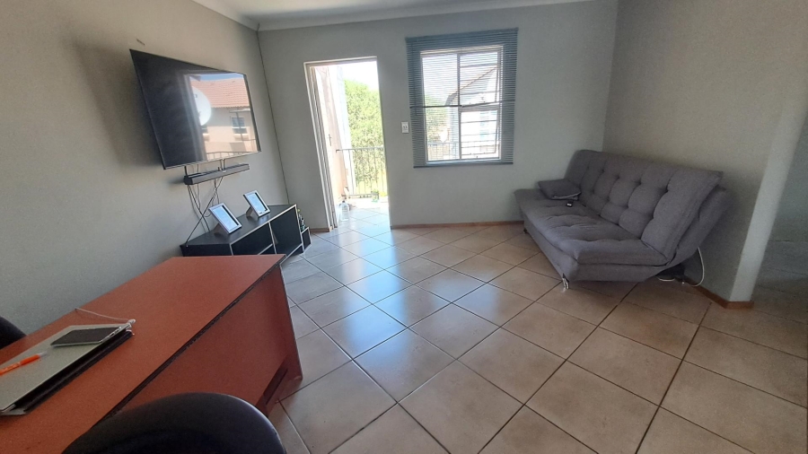2 Bedroom Property for Sale in Albertsdal Gauteng