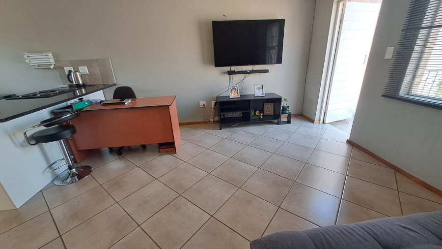 2 Bedroom Property for Sale in Albertsdal Gauteng
