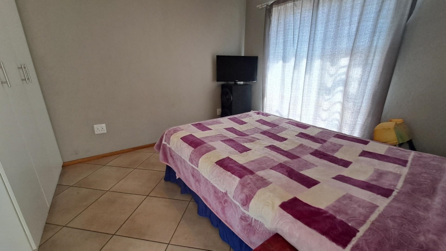 2 Bedroom Property for Sale in Albertsdal Gauteng