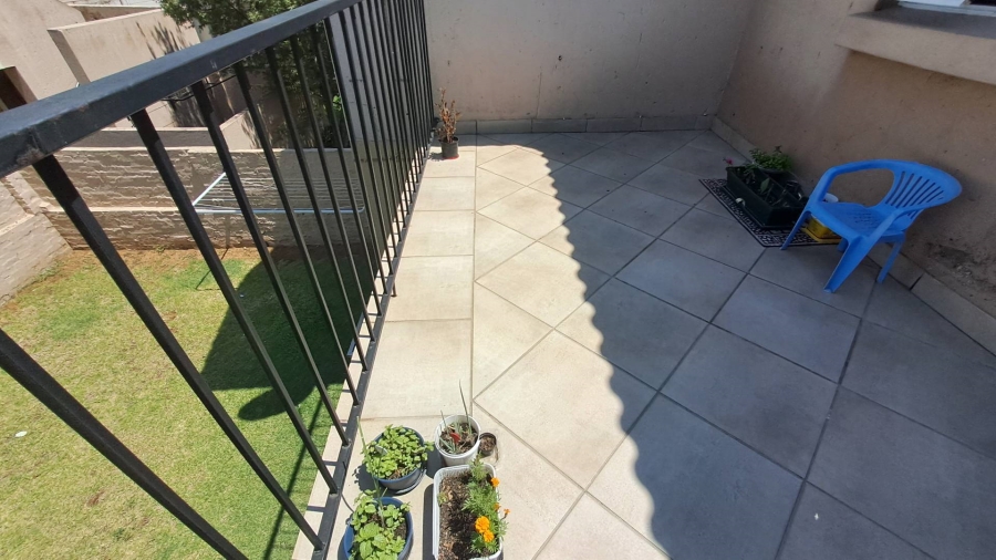 2 Bedroom Property for Sale in Albertsdal Gauteng