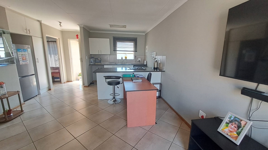 2 Bedroom Property for Sale in Albertsdal Gauteng