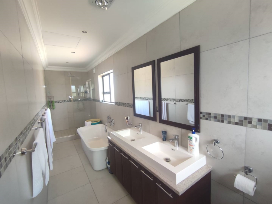 4 Bedroom Property for Sale in Rua Vista Gauteng